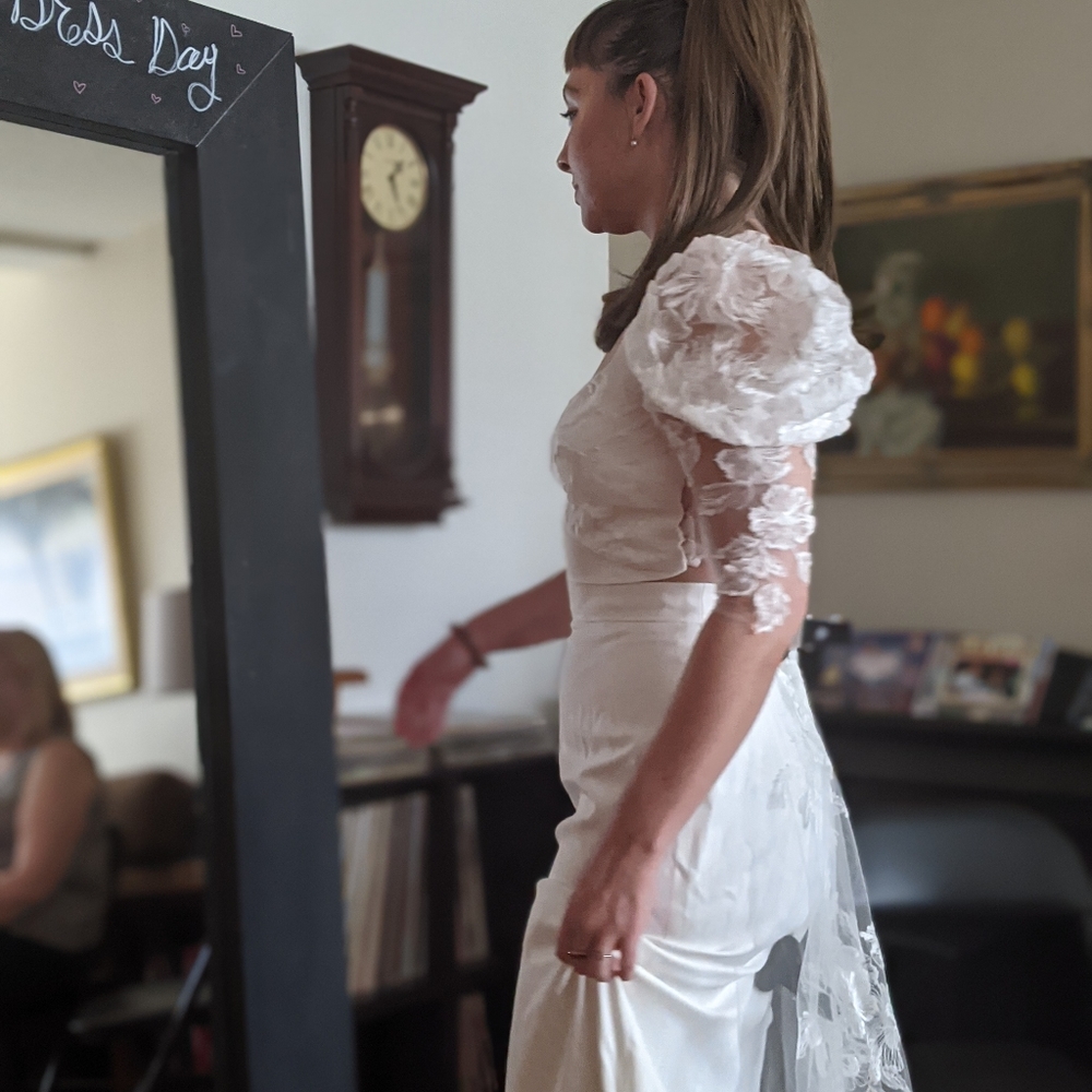 Rime Arodaky White Two-Piece Bridal Gown with Lace Puff Sleeves - Picture 6 of 11